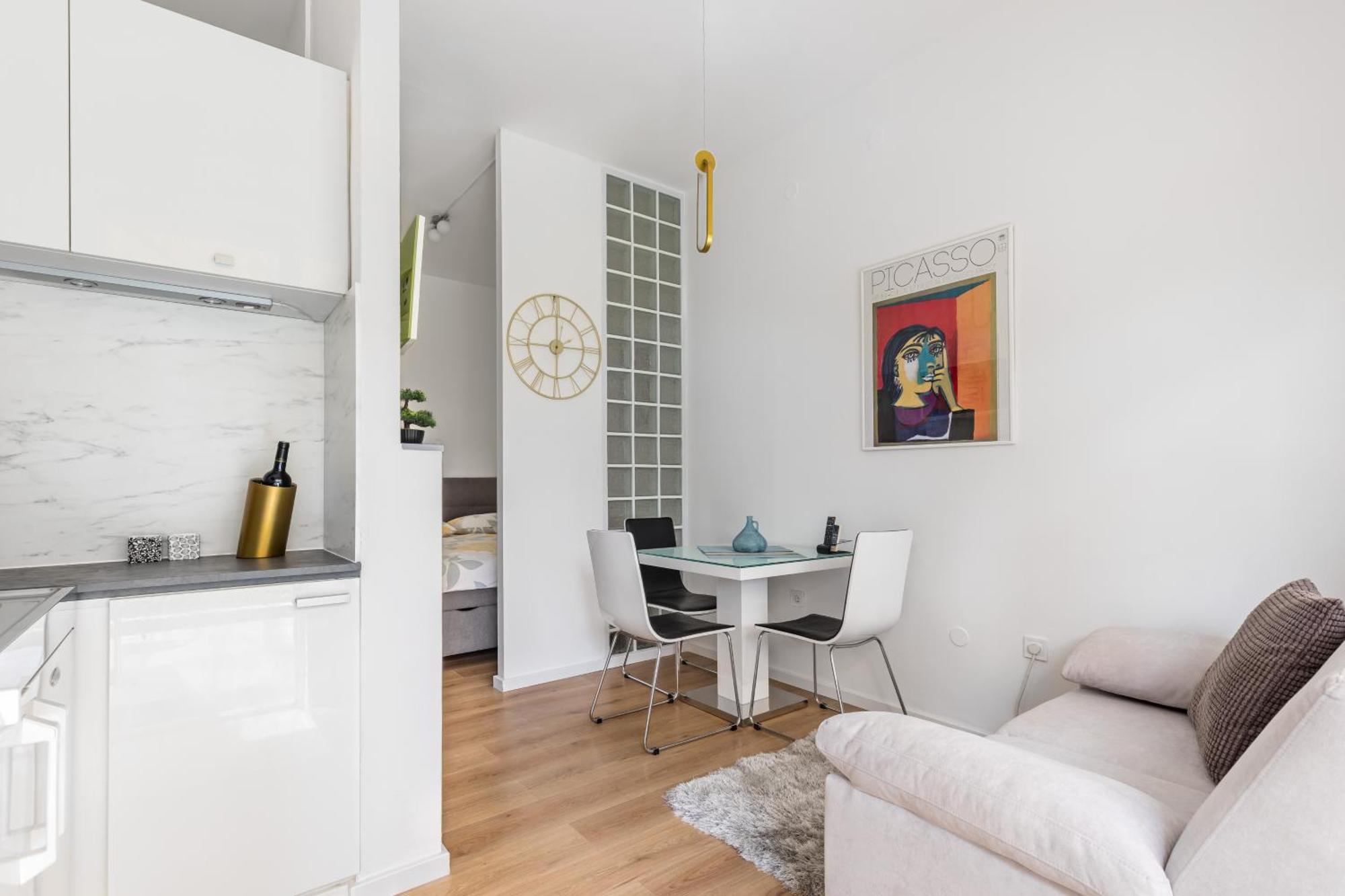 Apartment Modern Studio Near Znjan Beach สปลิท ภายนอก รูปภาพ