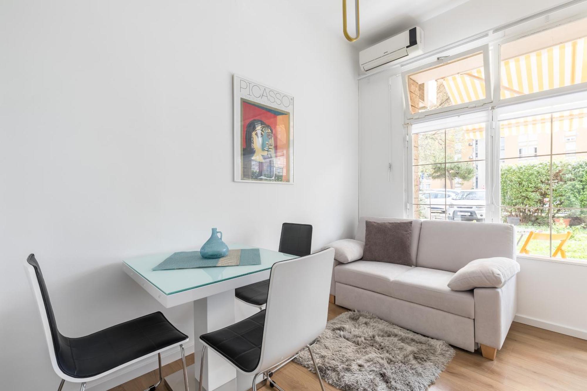 Apartment Modern Studio Near Znjan Beach สปลิท ภายนอก รูปภาพ